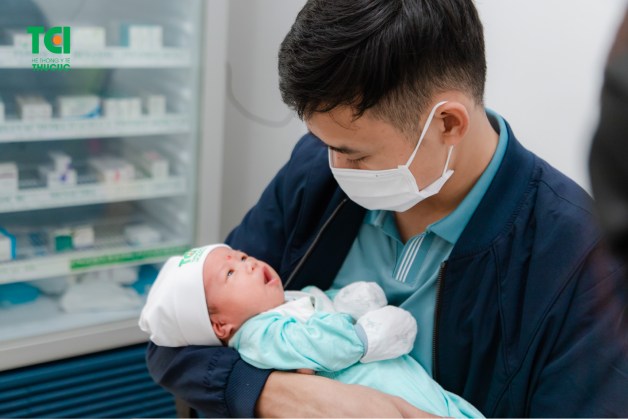 vacxin viêm gan B cho trẻ sơ sinh