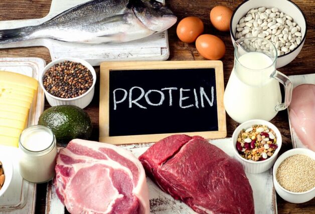 Các thực phẩm có nguồn protein đa dạng giúp chăm sóc bệnh nhân tai biến mạch mãu não