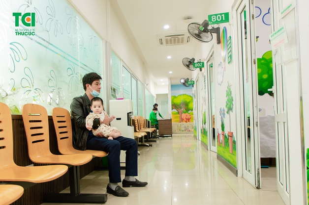 Trẻ đang dùng vắc xin vẫn có thể tiêm chủng theo chỉ định của bác sĩ