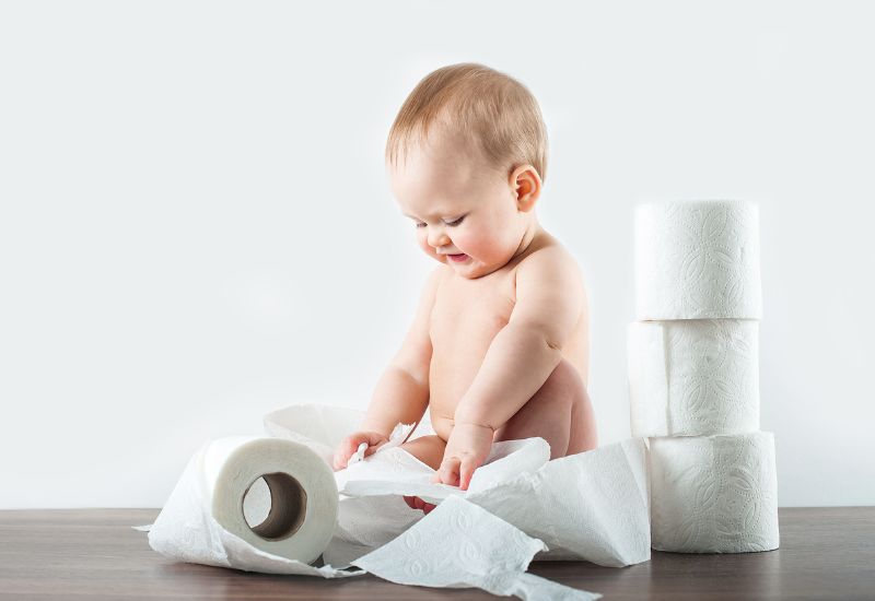 Táo bón ở trẻ em khiến bé gặp nhiều khó khăn khi đi đại tiện