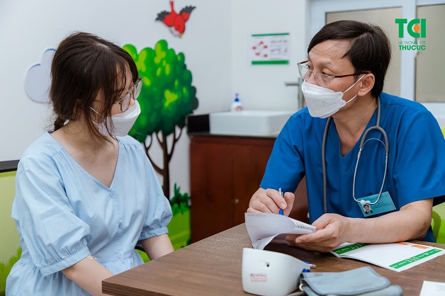 Mẹ bầu sau tiêm uốn ván có thể bị mệt và đau nhức chỗ tiêm