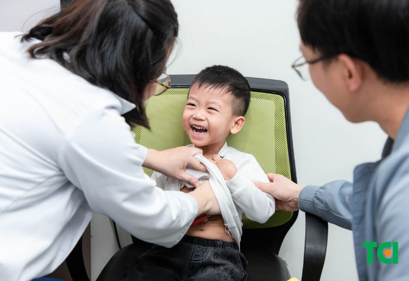 Giải đáp chi tiết thắc mắc: Trẻ bị viêm phế quản cấp có nguy hiểm không?