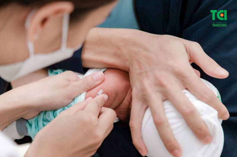 Mũi vắc xin viêm gan B thường được tiêm sau khi sinh trong vòng 1 ngày.