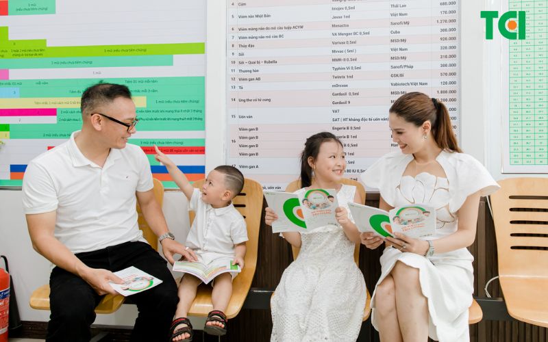 bố mẹ cần tuân thủ lịch tiêm cho trẻ để phòng bệnh hiệu quả