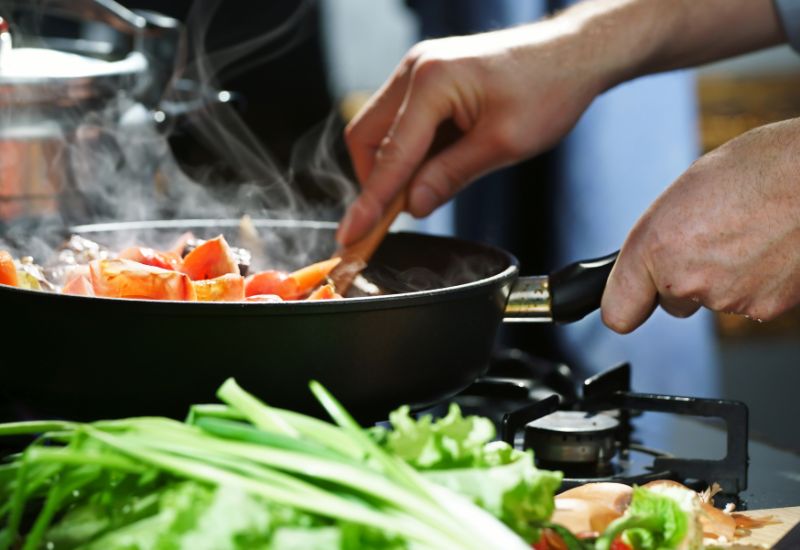 Chế biến thực phẩm kỹ.