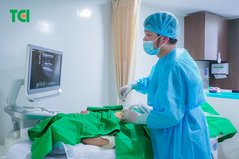 Quá trình điều trị u vú của chị D bằng phương pháp sinh thiết u vú dưới hướng dẫn của siêu âm và lực hút chân không (VABB).