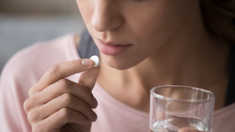 Nên uống thuốc Omeprazole trước khi ăn