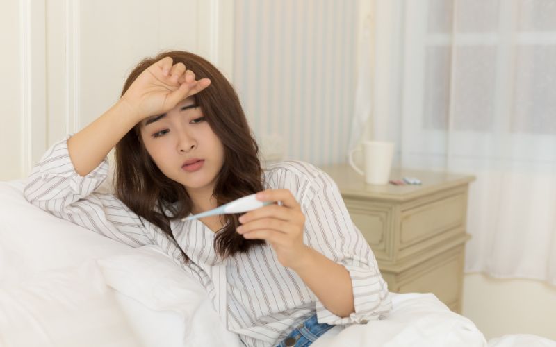 Cần bổ sung nhiều nước khi bị sốt