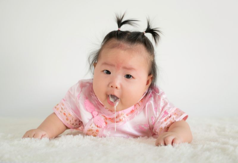 Hướng dẫn chăm sóc bé bị viêm đường hô hấp trên tại nhà