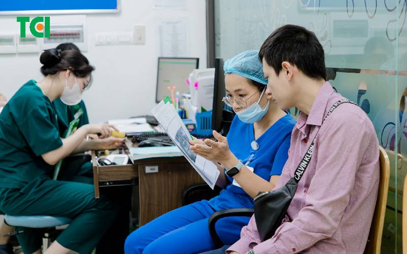 tư vấn khi bị sâu răng cửa