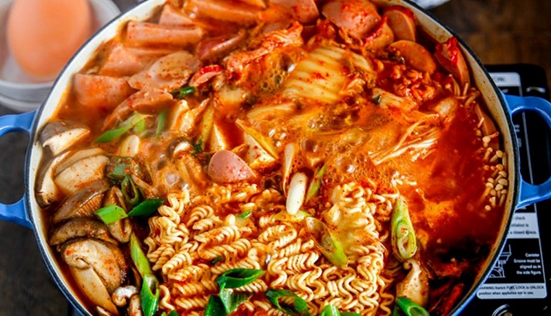 Ợ chua thường xuyên có liên quan đến thực phẩm không?