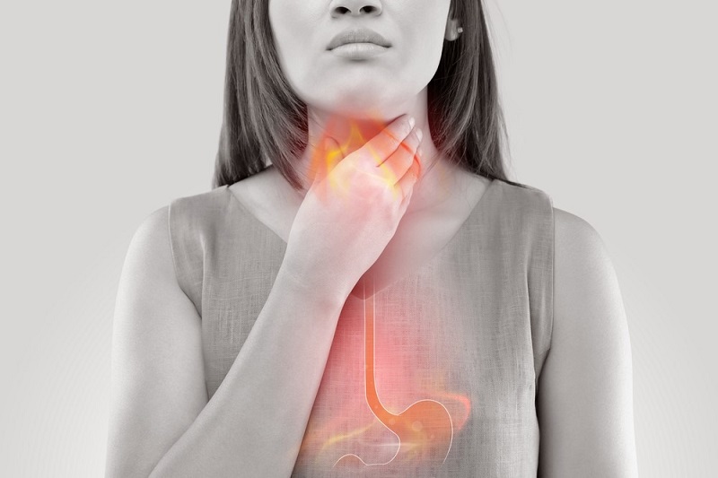 Mối liên hệ giữa bệnh GERD và tình trạng nuốt vướng, hôi miệng.