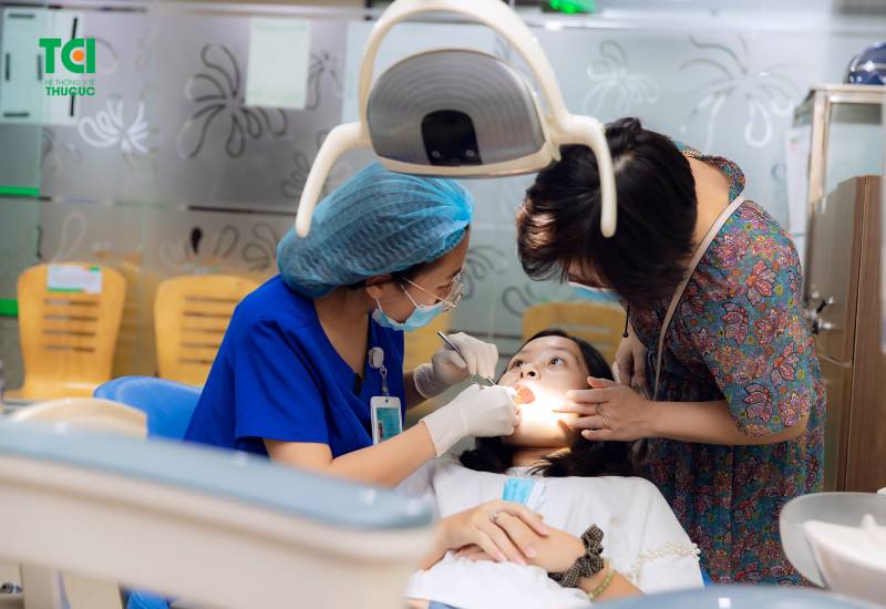 Sưng nướu răng trong cùng hàm dưới do đâu