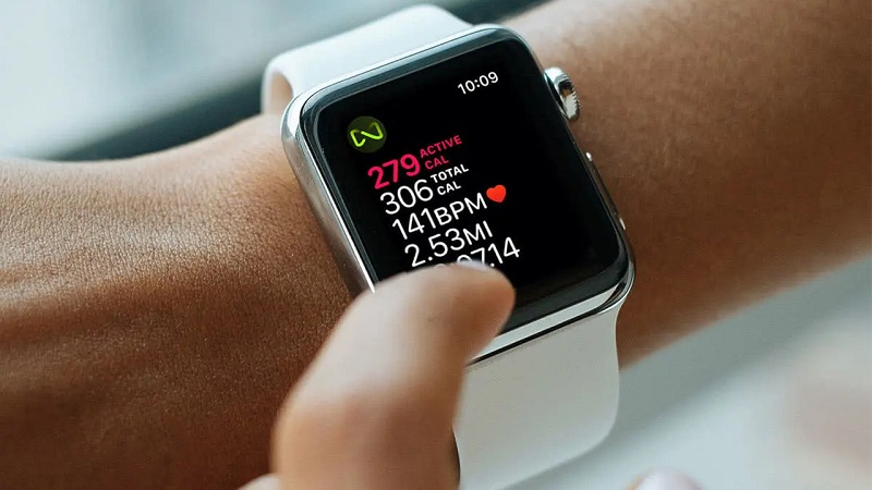 Apple Watch Series 7 không chỉ giúp bạn theo dõi lượng calo đốt cháy mà còn cung cấp một cái nhìn tổng quan về sức khỏe tổng thể của bạn.