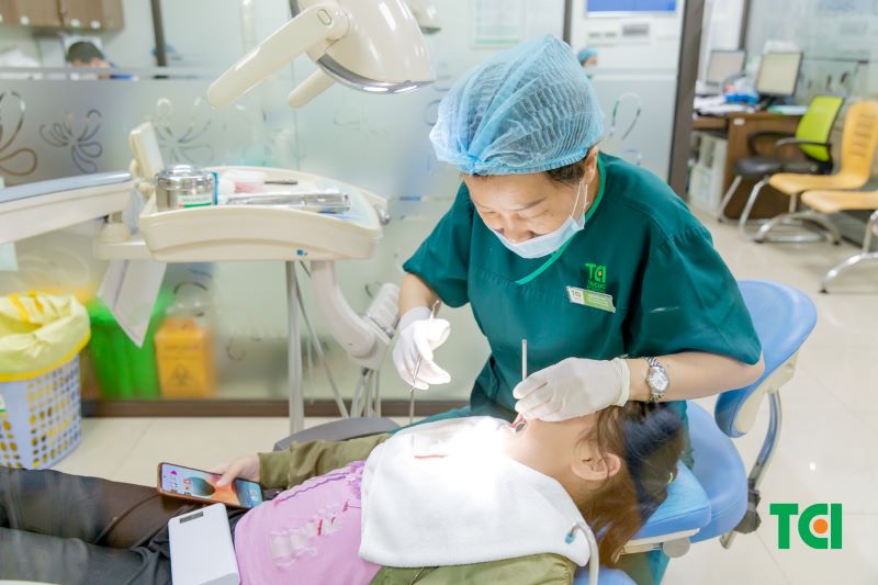 vôi răng bị vỡ