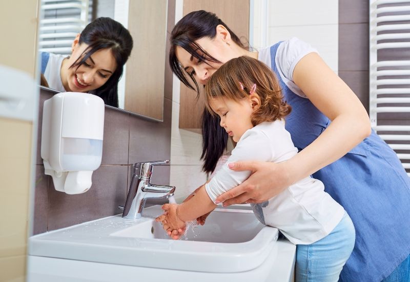Phòng ngừa tay chân miệng ở trẻ em