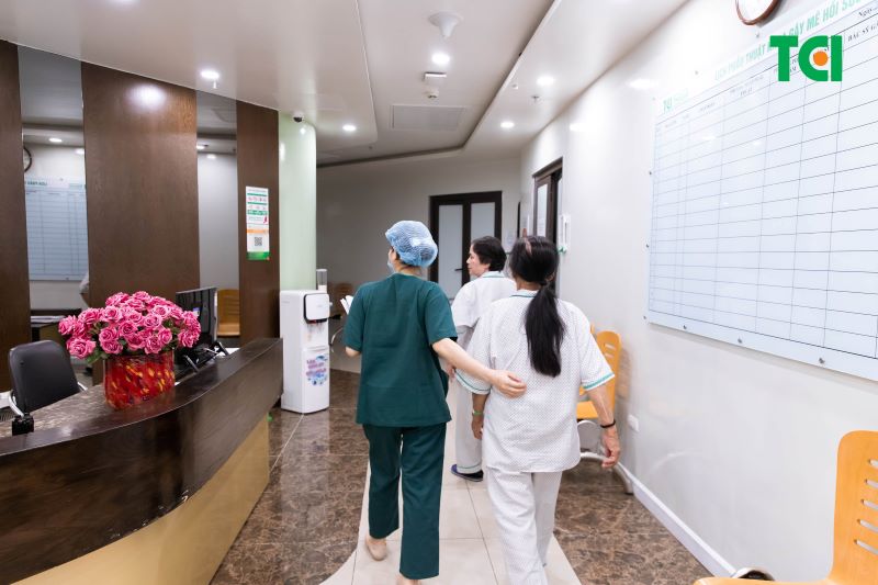 nâng cơ mí mắt