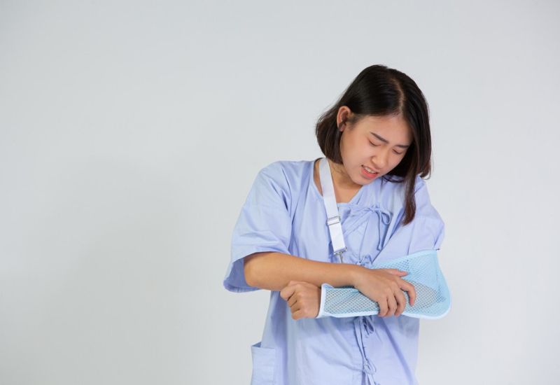 sơ cứu khi bị gãy xương
