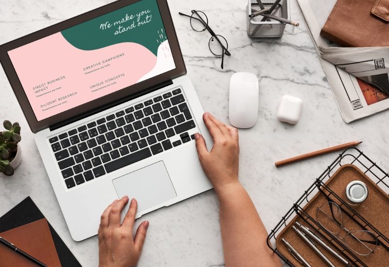 Cơ chế hoạt động của tròng kính đổi màu chống ánh sáng xanh