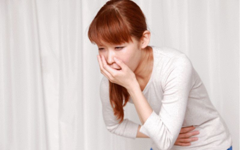 Cơn ợ nóng thường xuất hiện sau khi ăn, đặc biệt là sau khi ăn các thực phẩm có tính axit, cay hoặc béo