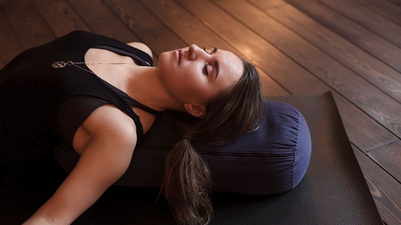 Tác dụng của tập yoga vào buổi tối