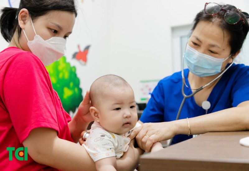 Những lưu ý quan trọng khi quyết định tiêm 2 mũi vắc-xin một lúc