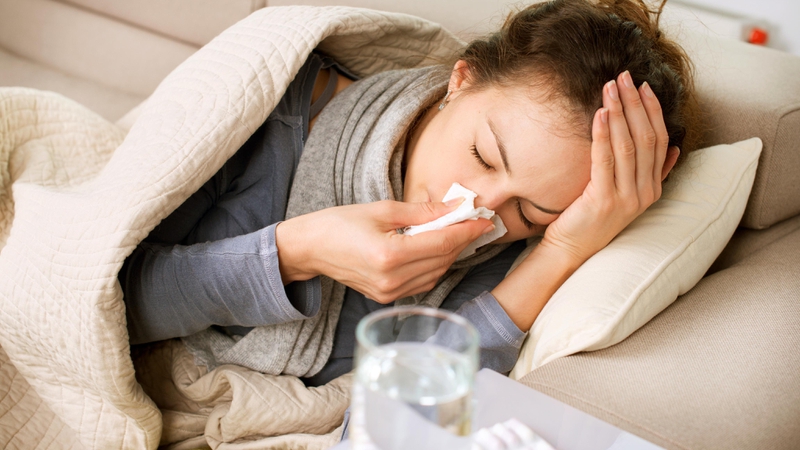 Phân biệt giữa đau họng do trào ngược dạ dày và viêm họng