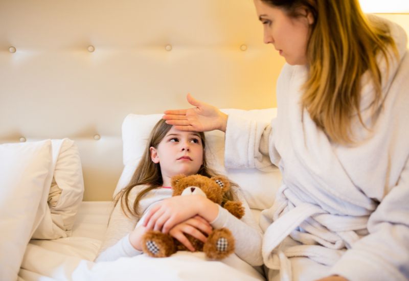 Tiêm vắc-xin có được uống thuốc hạ sốt không?
