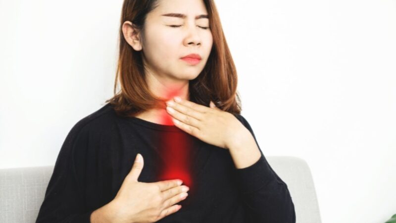 Trào ngược dạ dày gây nóng cổ họng