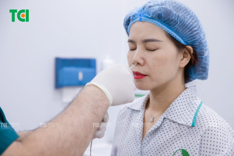 Chẩn đoán GERD khi có triệu chứng đau rát vùng ngực và khó thở