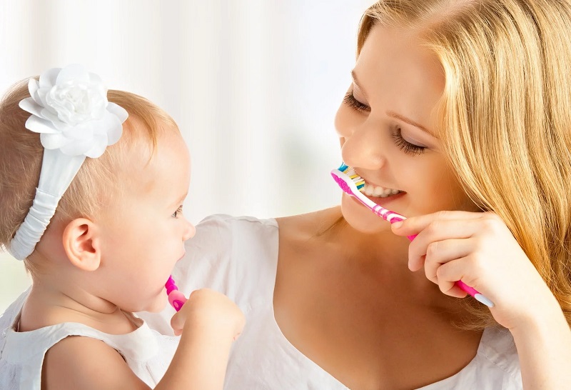 Sau khi lấy cao răng, cần vệ sinh răng miệng hàng ngày