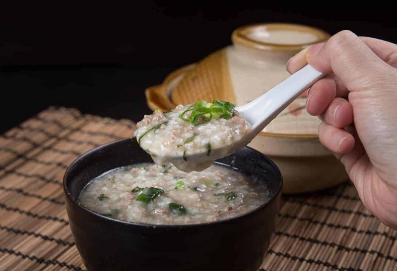 Cháo thịt bò rau củ cho bé