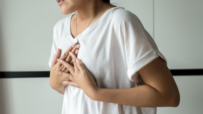 Triệu chứng trào ngược dạ dày điển hình ở người lớn
