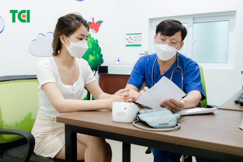 Người tiêm cần được điều tra lịch sử dị ứng trước khi tiêm.