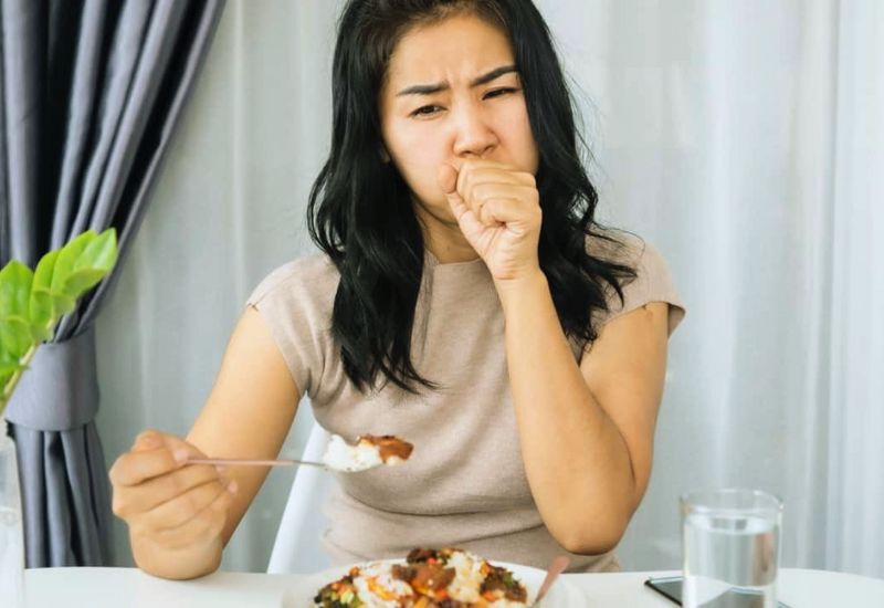 Khuyến cáo từ chuyên gia nên làm gì khi bị ợ chua