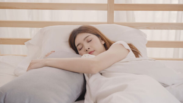 tiêm vắc xin có kiêng quan hệ không