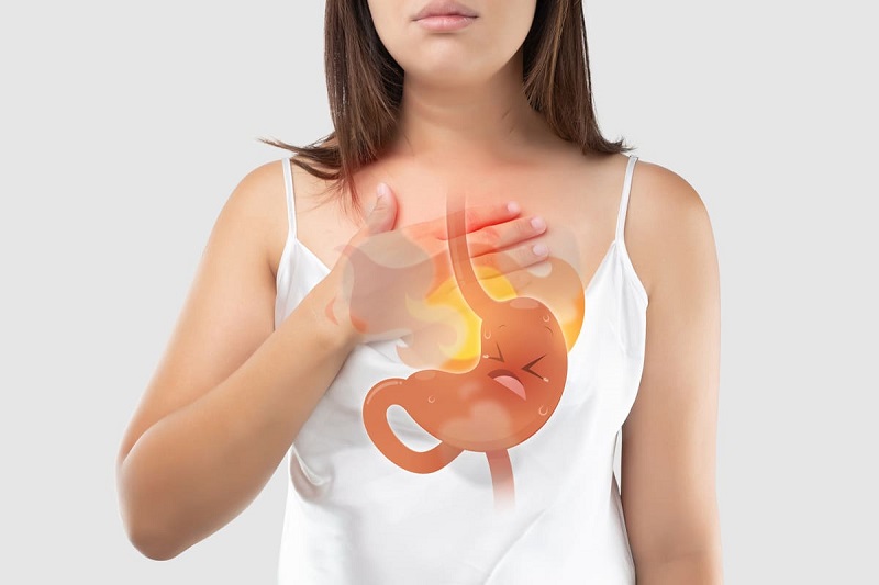 Trào ngược nóng rát ngực là gì?