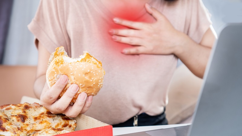 Triệu chứng trào ngược dạ dày gây ngứa họng