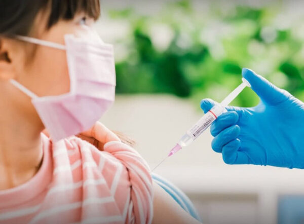 tiêm vacxin cho trẻ từ 12 tuổi