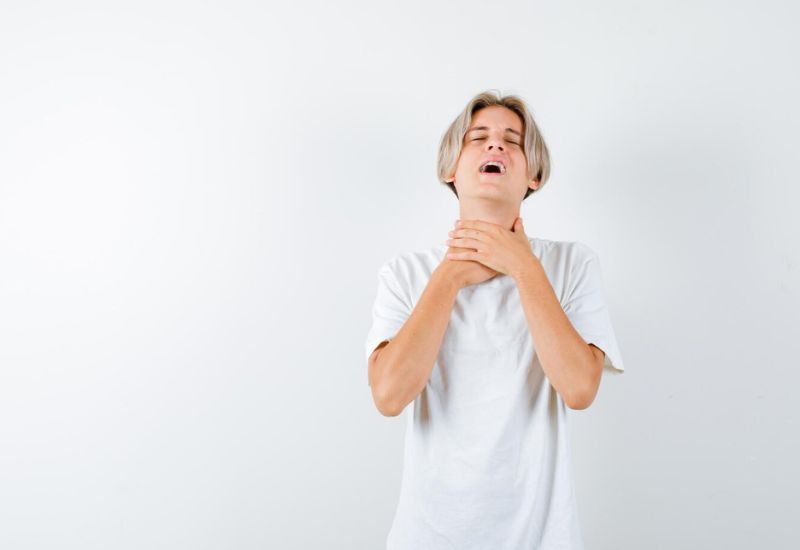 Nuốt nghẹn ở cổ