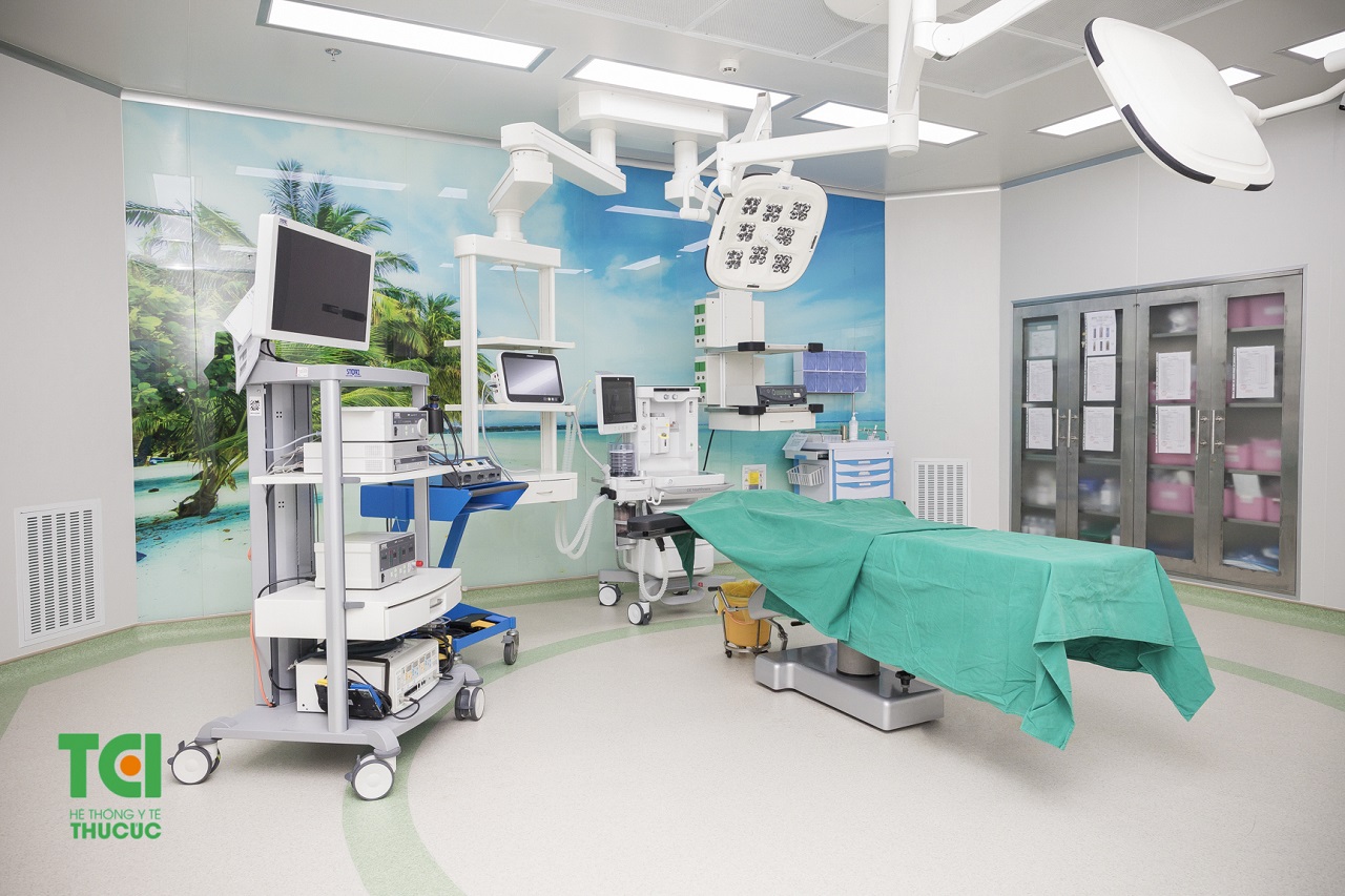 Không gian phòng mổ vô khuẩn một chiều tại Bệnh viện ĐKQT Thu Cúc