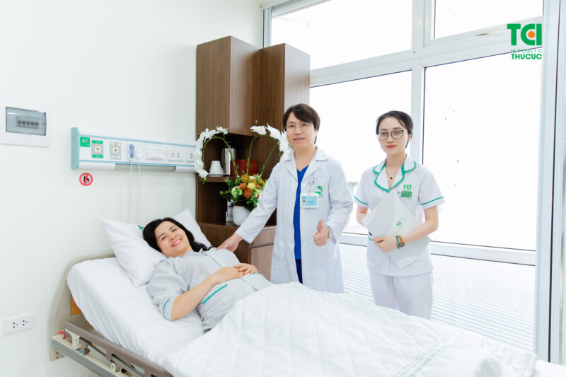 Bệnh nhân trĩ được chăm sóc tận tình