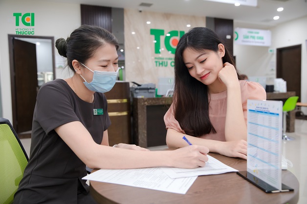 cấy tháo que tránh thai
