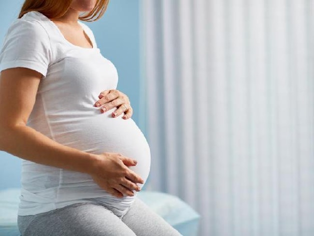 Những chị em đang mang thai không nên tạo hình cô bé