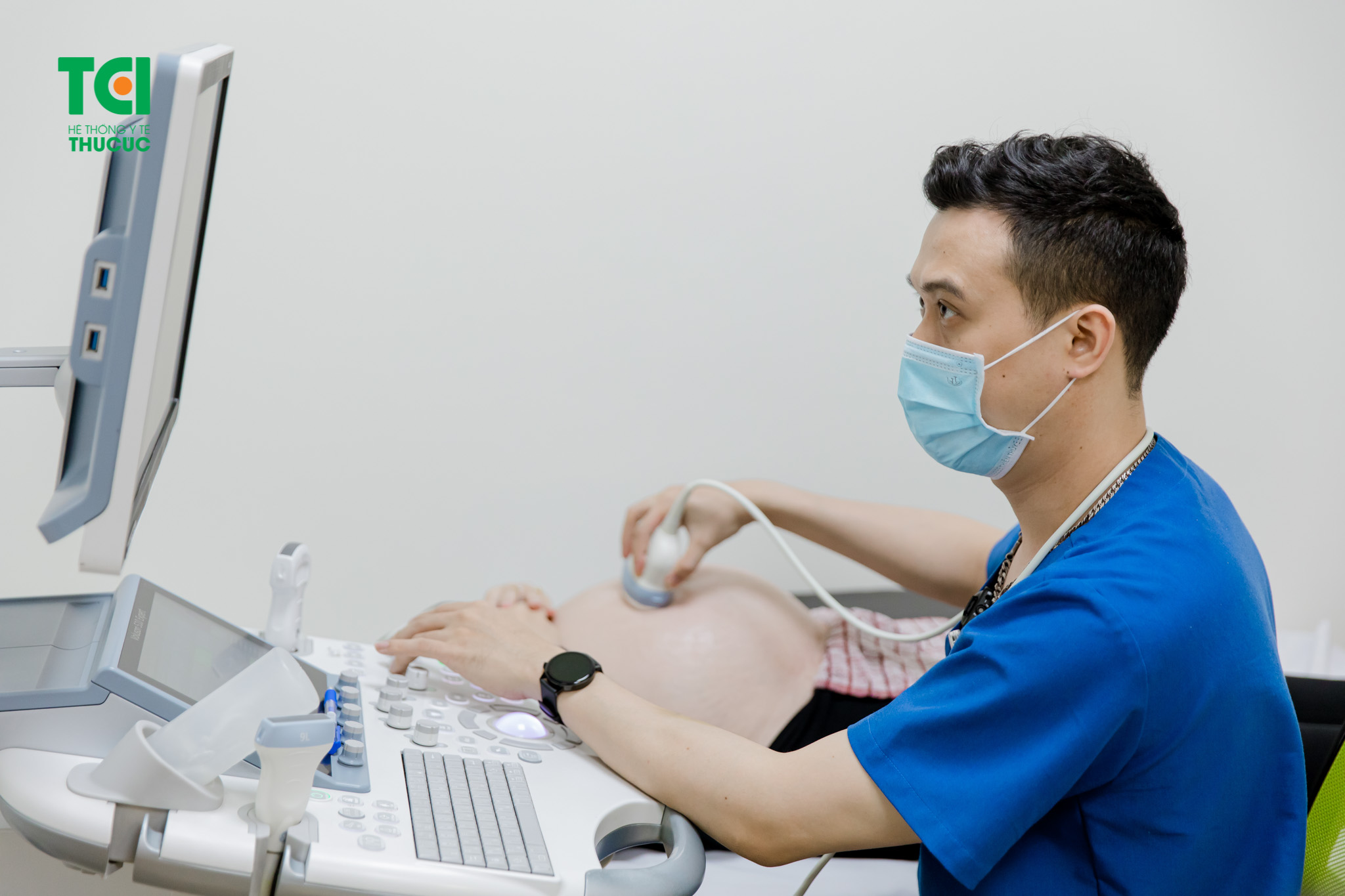 Mẹ không nên quá lạm dụng phương pháp này mà nên tận dụng tốt giá trị của nó dựa vào các mốc siêu âm được định sẵn