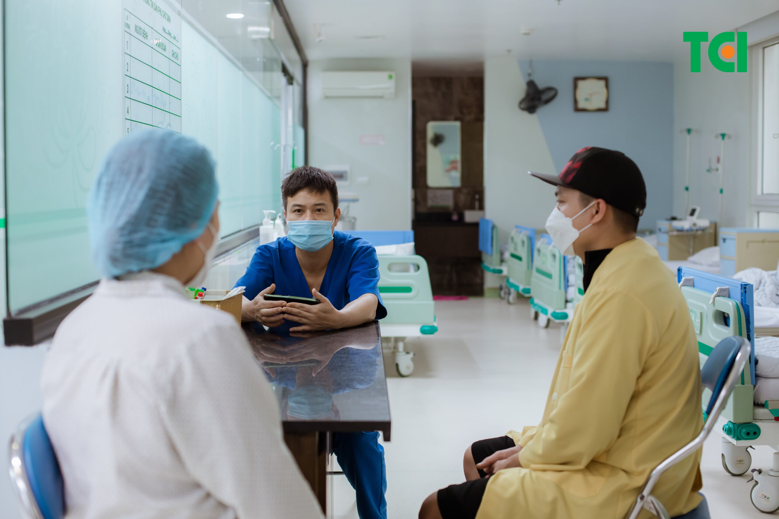 Phẫu thuật bảo tồn tử cung là phương pháp can thiệp khi phụ nữ bị vỡ tử cung. Đây là tai biến sản khoa vô cùng nguy hiểm với mẹ và thai nhi