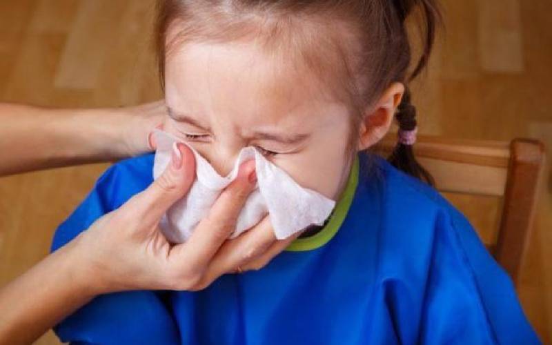 Viêm mũi dị ứng biểu hiện ra sao