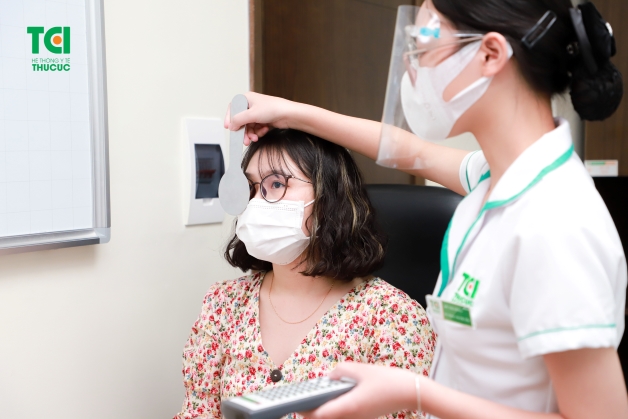 Khi bị viêm nhiễm tại nơi lệ đạo bị tắc người bệnh có xu hướng bị suy giảm thị lực và nhìn mờ hơn