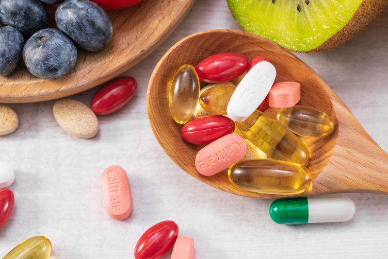 Vitamin tổng hợp là một loại thực phẩm bổ sung vitamin và khoáng chất thiết yếu cho cơ thể.