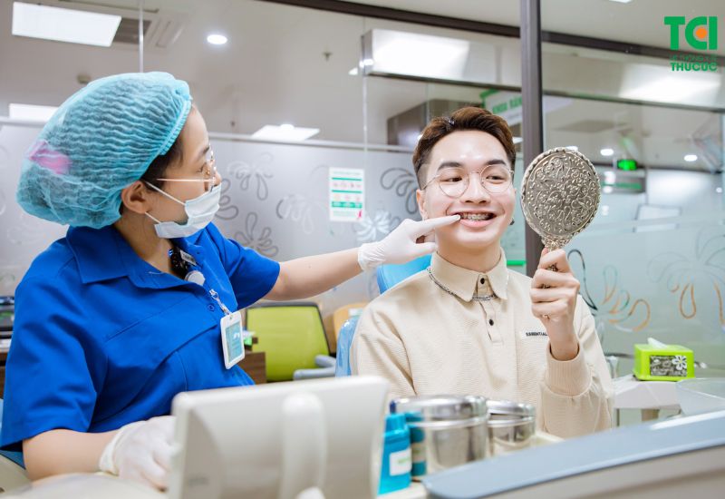 Cách chăm sóc răng miệng quan trọng nhất là nên đi khám răng định kỳ 6 tháng/ lần.